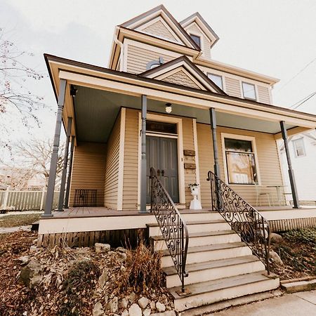 Retro Gem Box Victorian Steps From Irvine Park Apartment Сейнт Пол Екстериор снимка