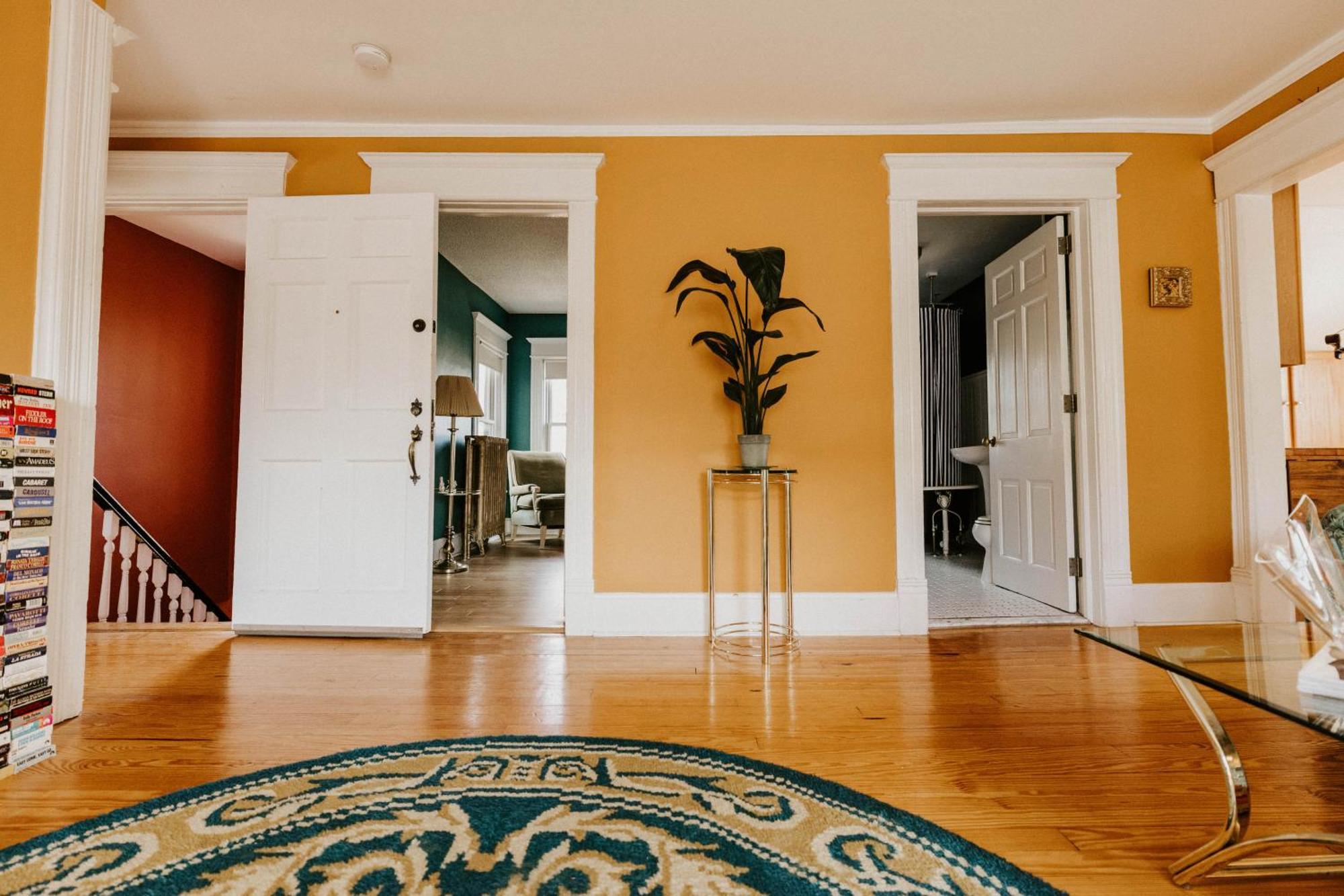 Retro Gem Box Victorian Steps From Irvine Park Apartment Сейнт Пол Екстериор снимка