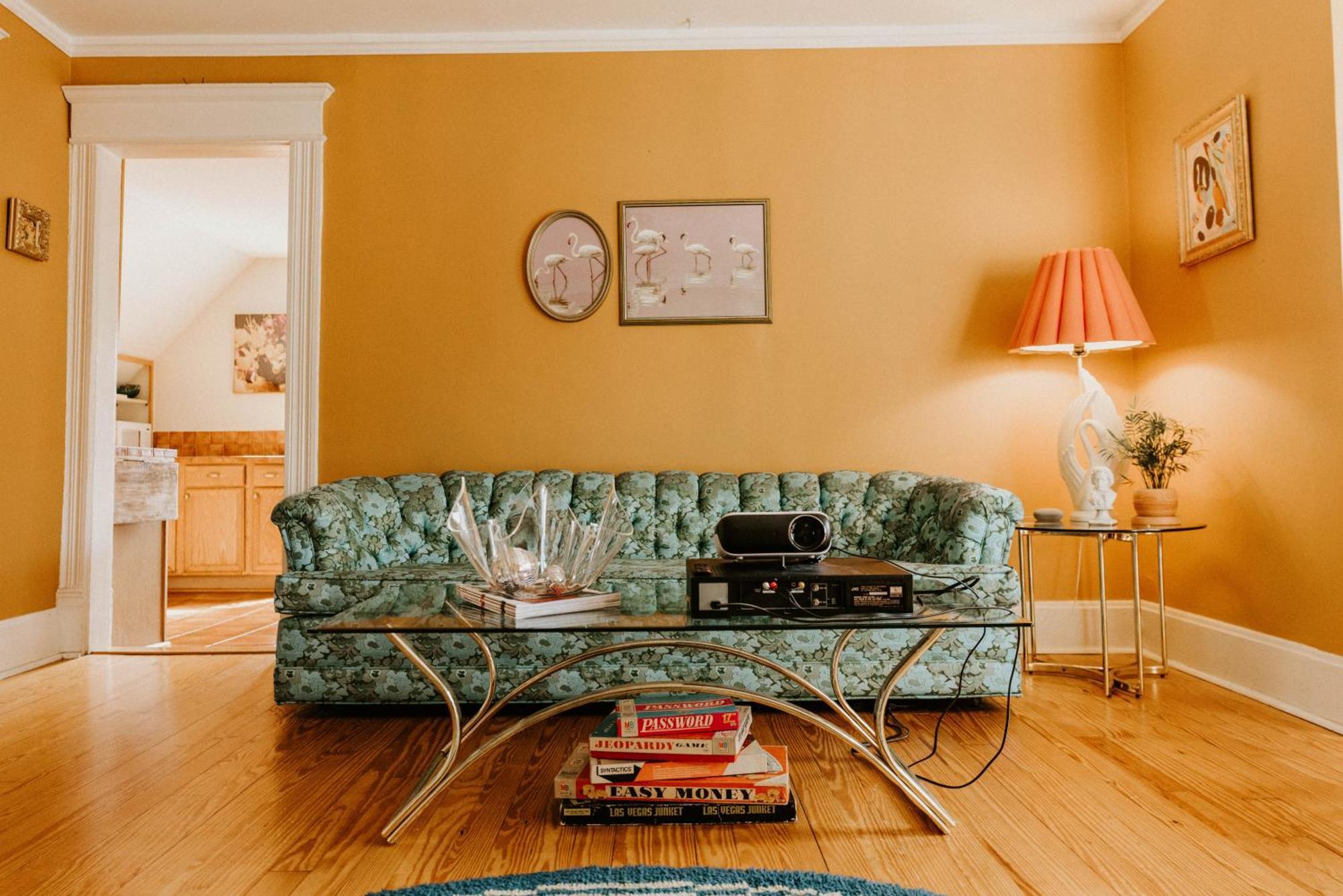 Retro Gem Box Victorian Steps From Irvine Park Apartment Сейнт Пол Екстериор снимка